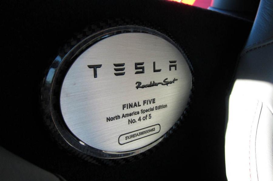  Tesla Roadster Final Edition 2012 года  (фото 15 из 18)